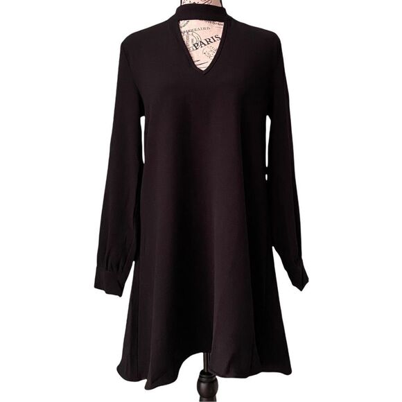 NEW Olivaceous Black Choker V-neck Dress in Size Medium - Picture 2 of 13